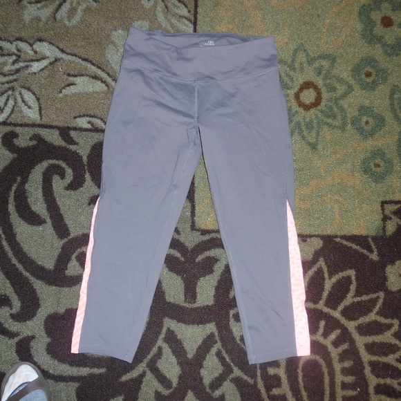 Calvin Klein Pants - Calvin Klein Capri Legging